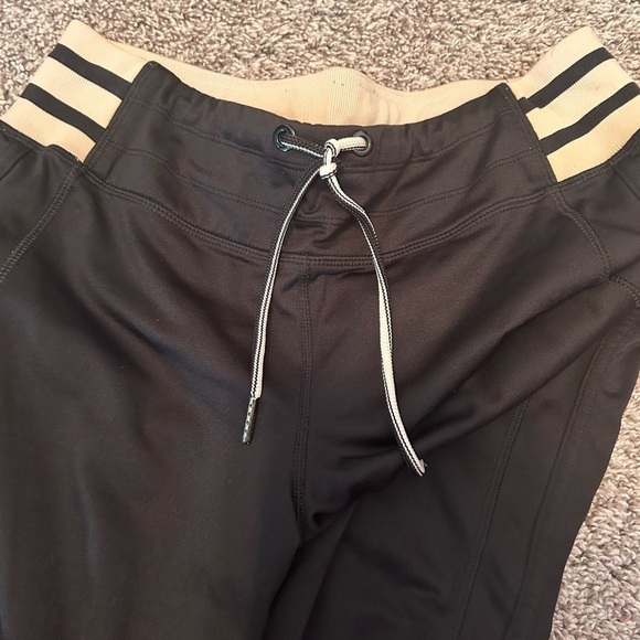 Athleta Joggers Size Medium - Picture 5 of 6